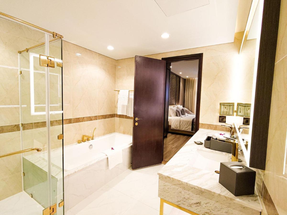Diamond Stars Ben Tre Hotel Dış mekan fotoğraf Bathroom